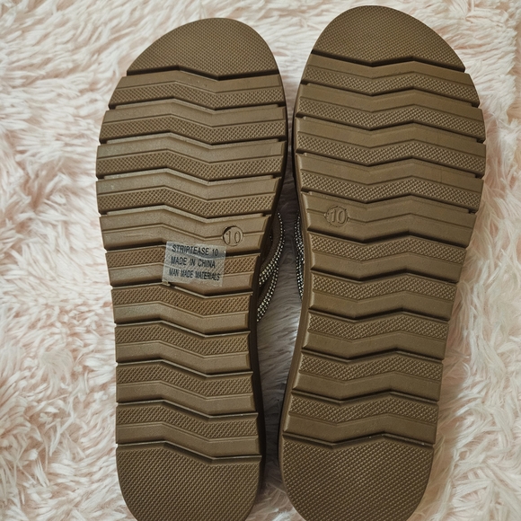 New Corkys Women's Brown and Silver Sandals - Picture 4 of 11